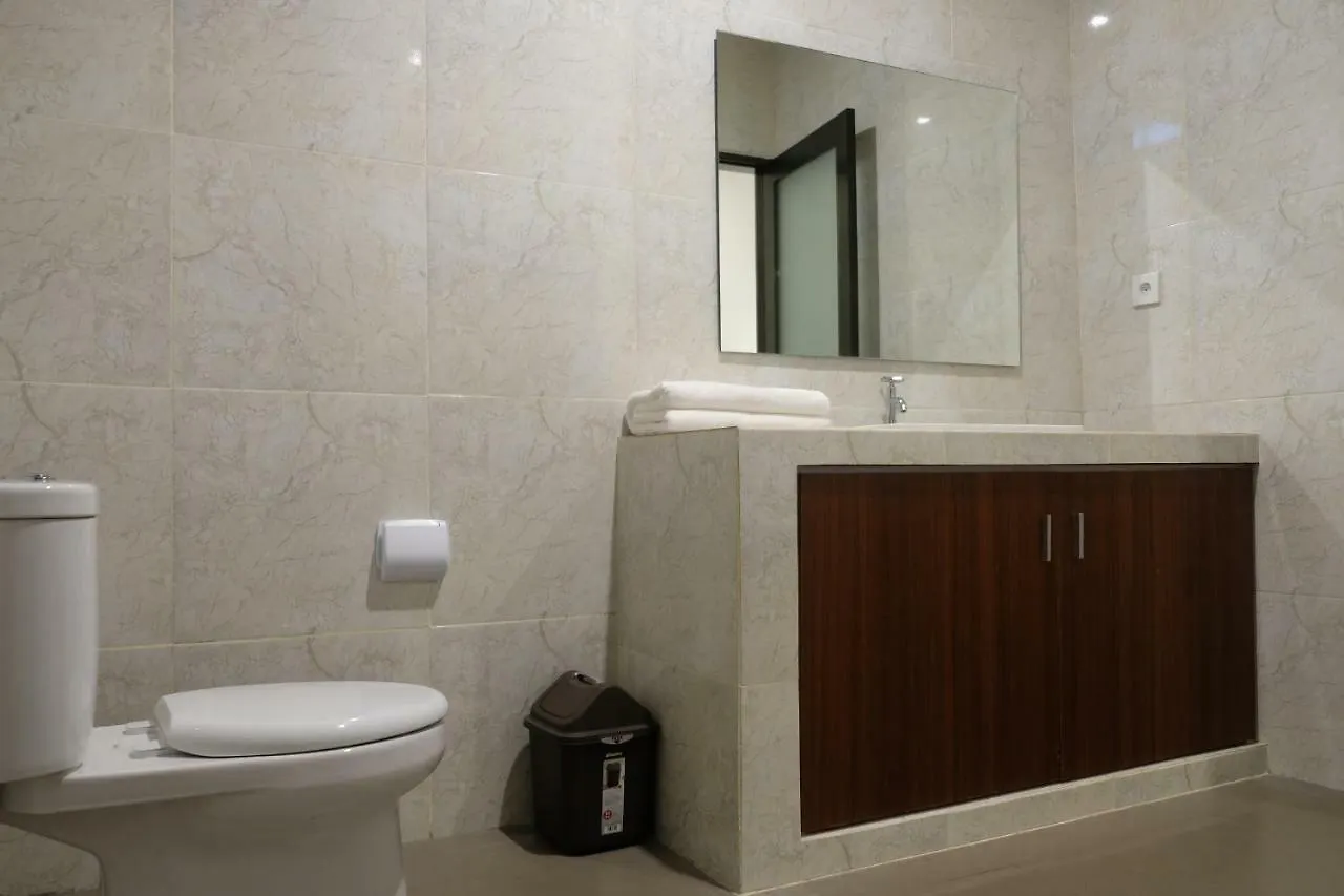 Hotel The New Moon Seminyak 0*,