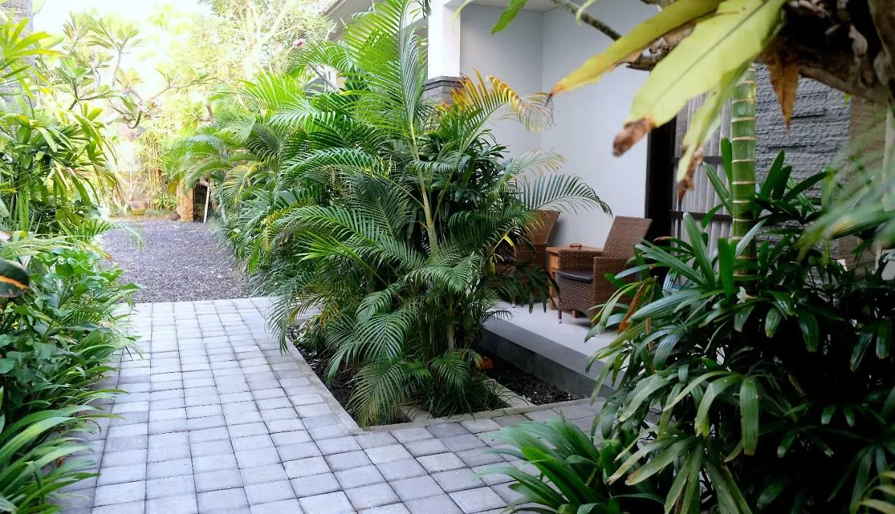 فندق The New Moon Seminyak بيت ضيافة سمينياك